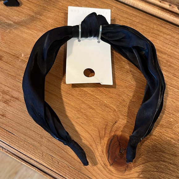 Forever 21 Satin knotted Headband (2) - Picture 4 of 8